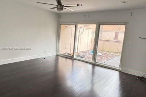 Townhouse in Plantation, Florida 3 bedrooms, 157 sq.m. № 2019772 - photo 6