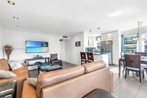 Купить кондоминиум в Дирфилд-Бич, Флорида 2 спальни, 76.18м2, № 2065259 - фото 10