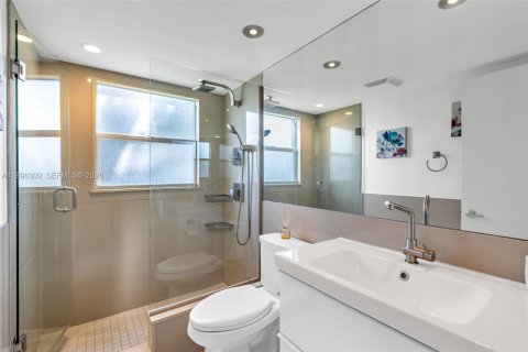 Купить кондоминиум в Дирфилд-Бич, Флорида 2 спальни, 76.18м2, № 2065259 - фото 16