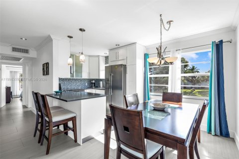 Кондоминиум с 2 спальнями в Дирфилд-Бич, Флорида № 2065259