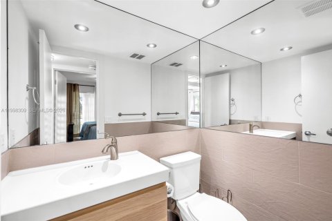 Купить кондоминиум в Дирфилд-Бич, Флорида 2 спальни, 76.18м2, № 2065259 - фото 13