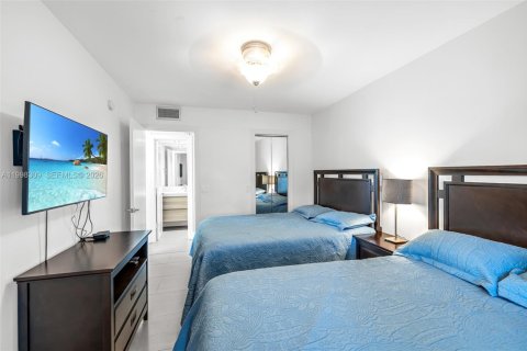 Купить кондоминиум в Дирфилд-Бич, Флорида 2 спальни, 76.18м2, № 2065259 - фото 15