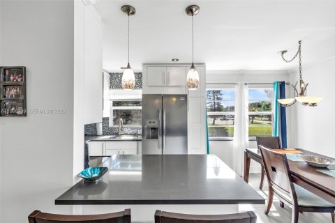 Купить кондоминиум в Дирфилд-Бич, Флорида 2 спальни, 76.18м2, № 2065259 - фото 7