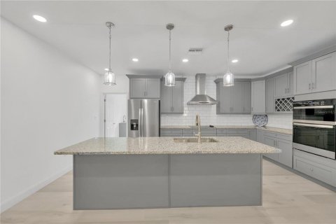 Casa en venta en Dade City, Florida, 4 dormitorios, 261.52 m2 № 2116312 - foto 14