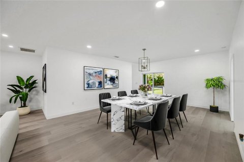 Casa en venta en Dade City, Florida, 4 dormitorios, 261.52 m2 № 2116312 - foto 10