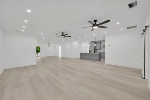 Casa en venta en Dade City, Florida, 4 dormitorios, 261.52 m2 № 2116312 - foto 5