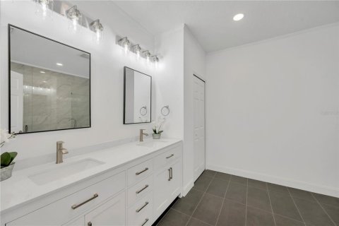 Casa en venta en Dade City, Florida, 4 dormitorios, 261.52 m2 № 2116312 - foto 18