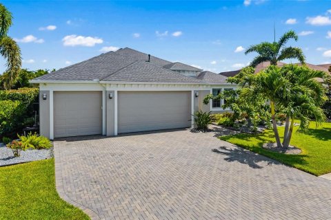 Villa ou maison à vendre à Bradenton, Floride: 4 chambres, 246.19 m2 № 1795101 - photo 5