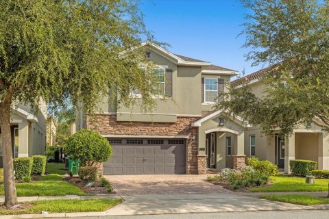 Casa en venta en Kissimmee, Florida, 8 dormitorios, 316.98 m2 № 1580739 - foto 2