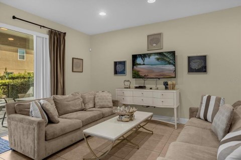 Casa en venta en Kissimmee, Florida, 8 dormitorios, 316.98 m2 № 1580739 - foto 12