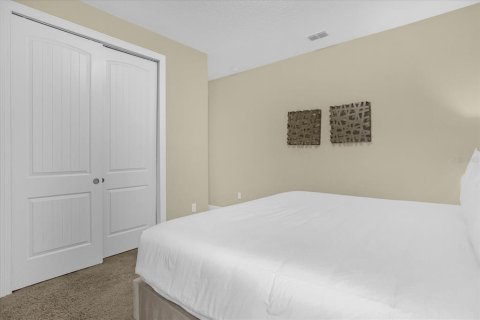 Casa en venta en Kissimmee, Florida, 8 dormitorios, 316.98 m2 № 1580739 - foto 19