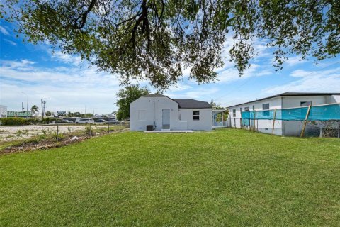 House in Miami, Florida 3 bedrooms, 61.69 sq.m. № 1842488 - photo 30