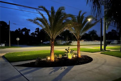 House in Clearwater, Florida 4 bedrooms, 194.35 sq.m. № 2225830 - photo 9