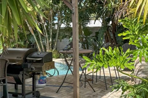House in Clearwater, Florida 4 bedrooms, 194.35 sq.m. № 2225830 - photo 14