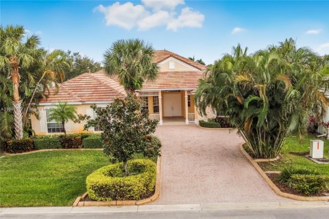 House in Port St. Lucie, Florida 4 bedrooms, 254.27 sq.m. № 1937755 - photo 1