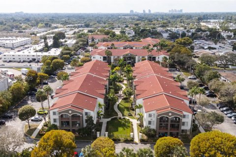 Copropriété à vendre à Miami, Floride: 2 chambres, 91.88 m2 № 1992434 - photo 3