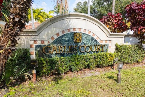 Copropriété à vendre à Miami, Floride: 2 chambres, 91.88 m2 № 1992434 - photo 5