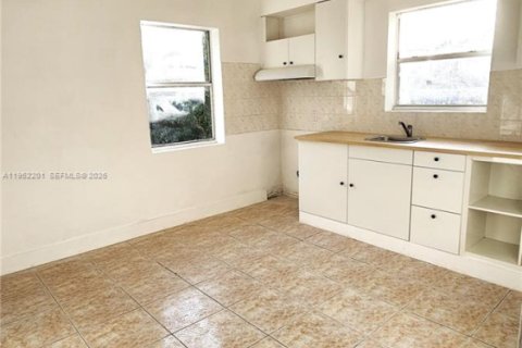 Снять в аренду коммерческую недвижимость в Майами, Флорида 2 спальни, № 2006568 - фото 4