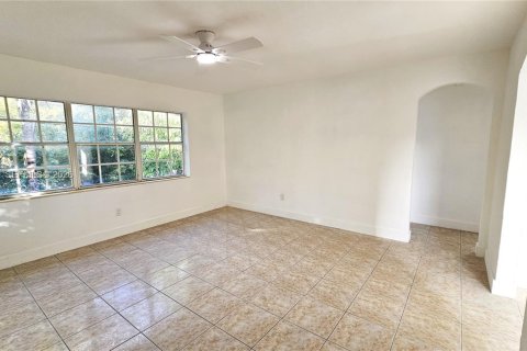 Снять в аренду коммерческую недвижимость в Майами, Флорида 2 спальни, № 2006568 - фото 3