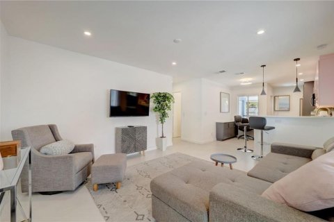 Propiedad comercial en venta en Wilton Manors, Florida, 205.78 m2 № 2181924 - foto 11