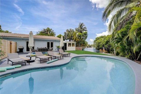 Propiedad comercial en venta en Wilton Manors, Florida, 205.78 m2 № 2181924 - foto 3