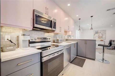 Propiedad comercial en venta en Wilton Manors, Florida, 205.78 m2 № 2181924 - foto 19