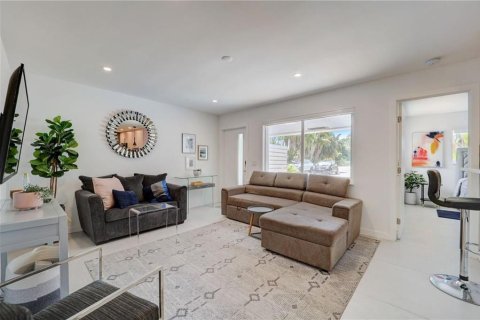 Propiedad comercial en venta en Wilton Manors, Florida, 205.78 m2 № 2181924 - foto 15