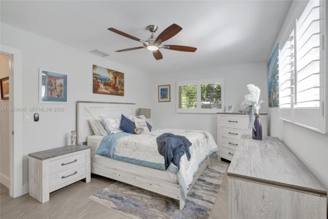 House in Hollywood, Florida 3 bedrooms, 161.65 sq.m. № 2010830 - photo 25