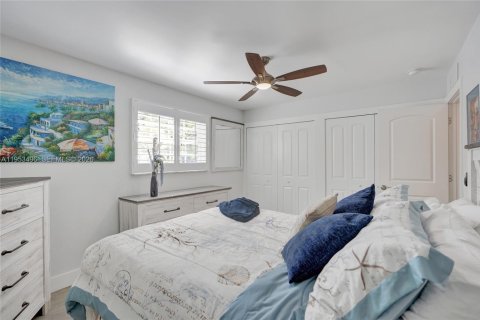 House in Hollywood, Florida 3 bedrooms, 161.65 sq.m. № 2010830 - photo 26