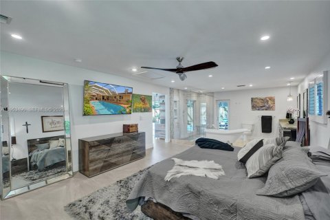 House in Hollywood, Florida 3 bedrooms, 161.65 sq.m. № 2010830 - photo 21