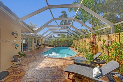 House in Hollywood, Florida 3 bedrooms, 161.65 sq.m. № 2010830 - photo 17