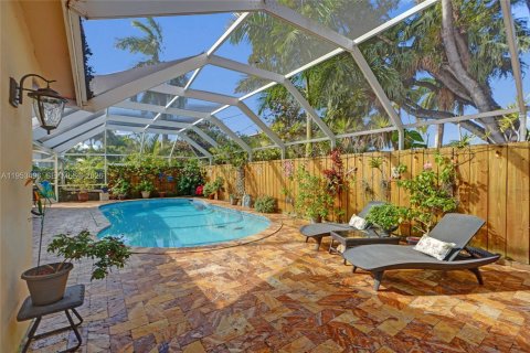 House in Hollywood, Florida 3 bedrooms, 161.65 sq.m. № 2010830 - photo 19