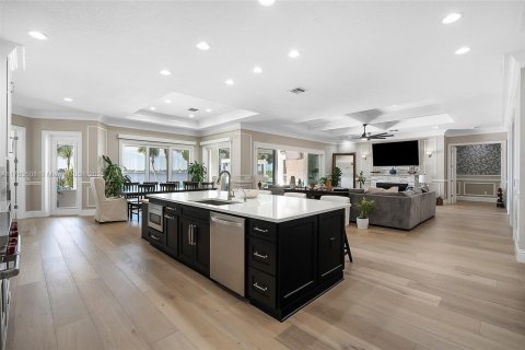 House in Stuart, Florida 6 bedrooms, 572 sq.m. № 1699401 - photo 7
