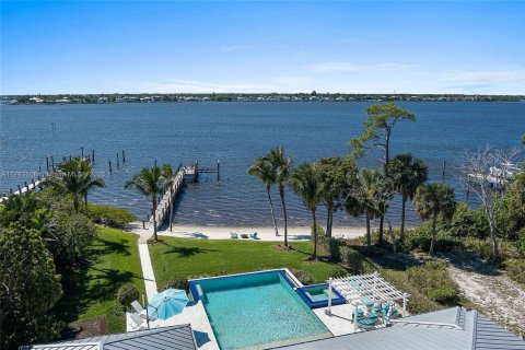 House in Stuart, Florida 6 bedrooms, 572 sq.m. № 1699401 - photo 2