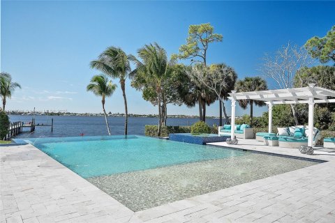 House in Stuart, Florida 6 bedrooms, 572 sq.m. № 1699401 - photo 4