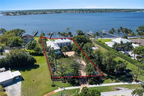 House in Stuart, Florida 6 bedrooms, 572 sq.m. № 1699401 - photo 30