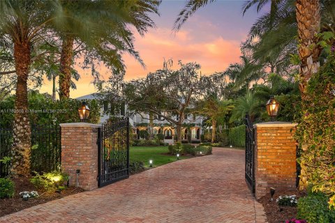 House in Stuart, Florida 6 bedrooms, 572 sq.m. № 1699401 - photo 6