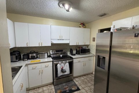 Villa ou maison à vendre à Homestead, Floride: 3 chambres, 106.84 m2 № 2044846 - photo 7