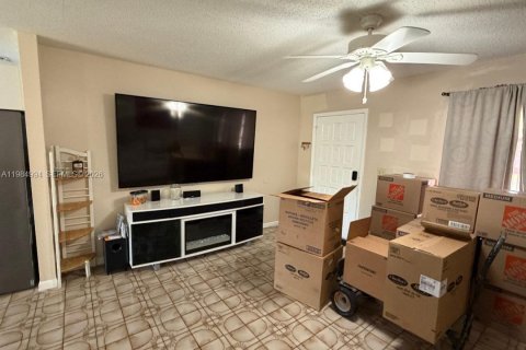 Villa ou maison à vendre à Homestead, Floride: 3 chambres, 106.84 m2 № 2044846 - photo 11