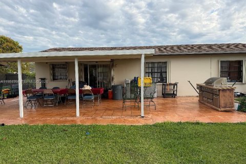 Villa ou maison à vendre à Homestead, Floride: 3 chambres, 106.84 m2 № 2044846 - photo 17