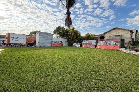 Villa ou maison à vendre à Homestead, Floride: 3 chambres, 106.84 m2 № 2044846 - photo 19