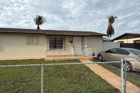 Villa ou maison à vendre à Homestead, Floride: 3 chambres, 106.84 m2 № 2044846 - photo 3