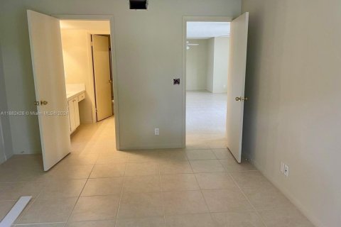 Condo in Greenacres, Florida, 2 bedrooms  № 1859794 - photo 9