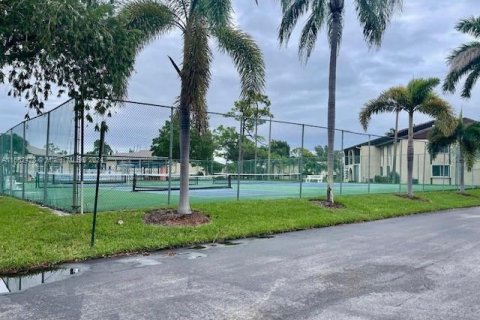 Condo in Greenacres, Florida, 2 bedrooms  № 1859794 - photo 13