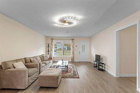 Villa ou maison à vendre à Boynton Beach, Floride: 3 chambres, 160.91 m2 № 2077743 - photo 17