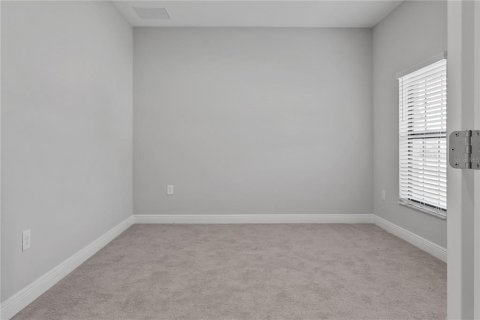 House in New Port Richey, Florida 4 bedrooms, 246.1 sq.m. № 1905006 - photo 5