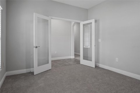 House in New Port Richey, Florida 4 bedrooms, 246.1 sq.m. № 1905006 - photo 4