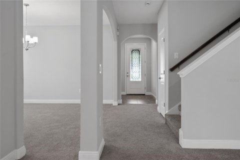 House in New Port Richey, Florida 4 bedrooms, 246.1 sq.m. № 1905006 - photo 3