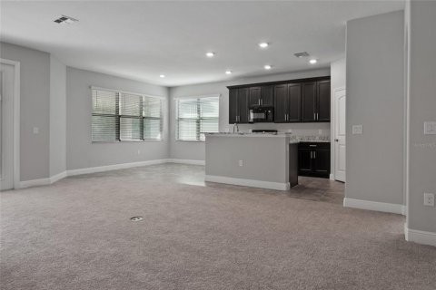House in New Port Richey, Florida 4 bedrooms, 246.1 sq.m. № 1905006 - photo 7