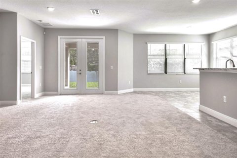 House in New Port Richey, Florida 4 bedrooms, 246.1 sq.m. № 1905006 - photo 14